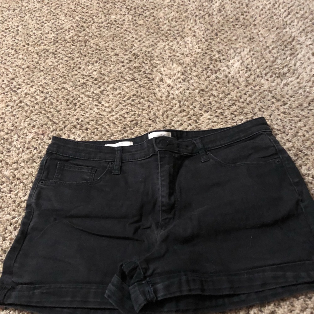 Universal Thread Shorts. Size 16/33